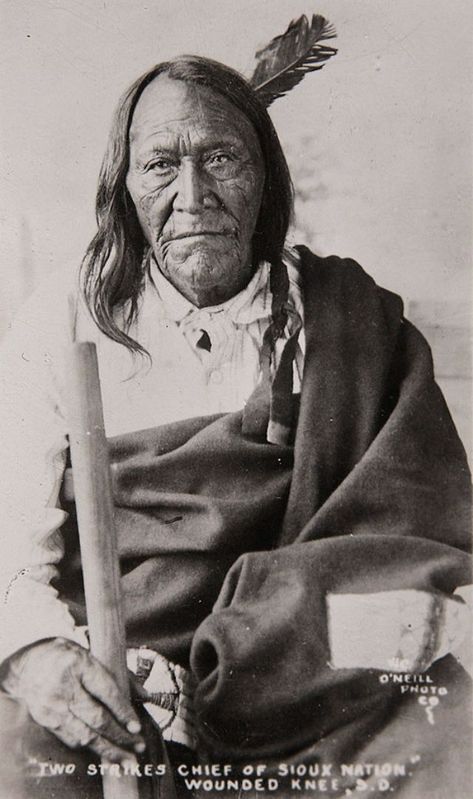 Wounded Knee, Sioux Nation, Apache Indian, American Indian History, Native American Images, Native American Men, Native American Pictures, Native American Photos, Indigenous Americans