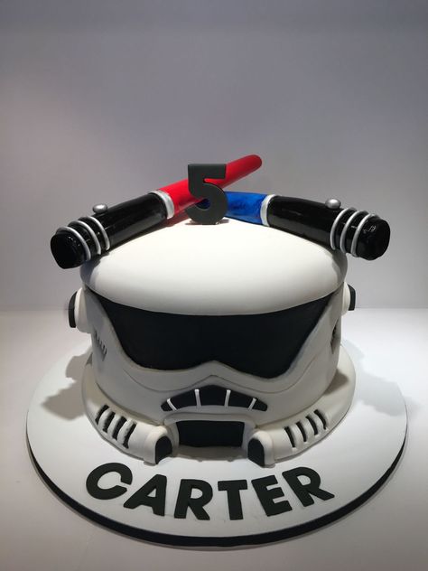 Stormtrooper Cake, Storm Trooper Cake, Darth Vader Cake, Star Wars Themed Birthday Party, Star Wars Birthday Cake, Cakes Design, 5th Birthday Party Ideas, Cake Simple, Baby Birthday Themes