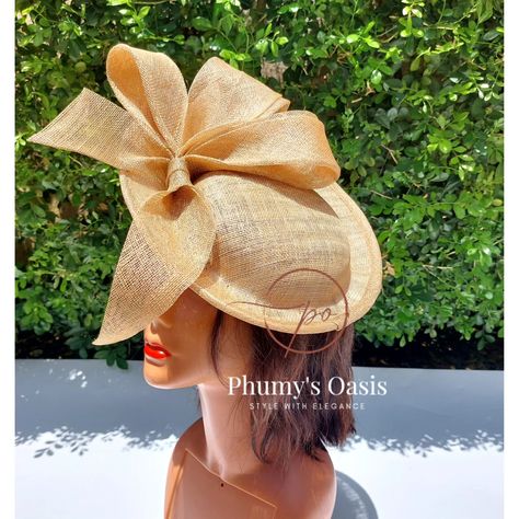 This beautiful is giving what it should give, class, Unique and elegance. Are you looking for a simple fascinator that speaks volumes and stands out? You are in the right place, just send in your order. Available in other colours Price:35,000 To order: Kindly send a DM or click the link in the bio. #explorepage #explore #wednesdaypost ##churchhat #fascinatorinlagos #fascinatorinajah #bridesmaidfascinators #weddingfascinators #churchfascinators #teaparty #motherofthebride #womeninbusin... Unique Fascinators, Hat Beret, Wedding Fascinators, Church Hats, Berets, Other Colors, Fascinator, Click The Link, Tea Party