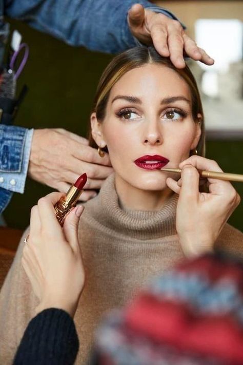 Olivia Palermo Makeup, Navidad Outfit, Olivia Palermo Beauty, Estilo Olivia Palermo, Olivia Palermo Lookbook, Olivia Palermo Style, Dramatic Classic, Bold Red Lips, Smink Inspiration