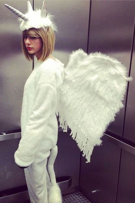 100+ Best Celebrity Halloween Costumes of All Time - Hollywood Costume Ideas Hippie Costume Halloween, Taylor Swift Cat, Best Celebrity Halloween Costumes, Celebrity Costumes, Celebrity Halloween, Hollywood Costume, Celebrity Halloween Costumes, Taylor Swift Cute, Stylish Celebrities