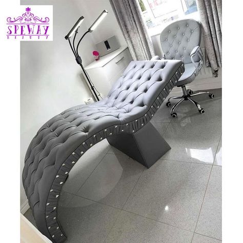 Studio Lashes, Bedroom Reading Chair, Lash Room Ideas, Facial Bed, Lash Bed, Curved Bed, Tech Room, Lash Room Decor, Esthetician Room Decor