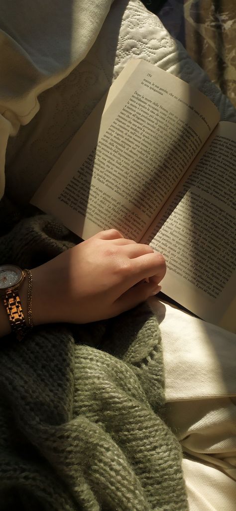 Book, reading, wallpaper, aesthetic, golden hour,  chilling, relax, gold, green, screensaver Relax Vibes Aesthetic, Chill Mood Aesthetic, Quality Time Aesthetic, Chilled Aesthetic, Namjooning Aesthetic, Rest Aesthetic, Relaxation Aesthetic, Station Aesthetic, Reading Outside