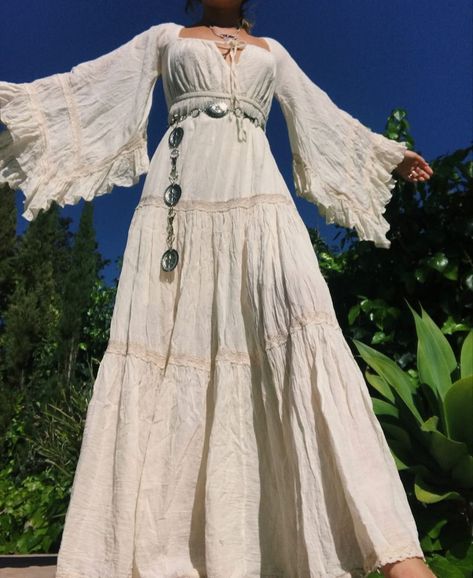 Hippie Dresses Boho Wedding, Elegant Hippie Dress, White Witchy Dress, Folk Style Wedding, 70s Boho Dress, Flowy Hippie Dress, 70s Dresses Aesthetic, 70s Dress Aesthetic, Boho 70s Wedding Dress