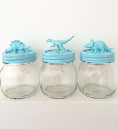 Mason Jar Party Favor, Joululahjat Diy, Mason Jar Party, Diy Dinosaur, Boy Party Favors, Boy Baby Shower Ideas, Dinosaur Themed Birthday Party, Baby Food Jars, Dinosaur Baby Shower