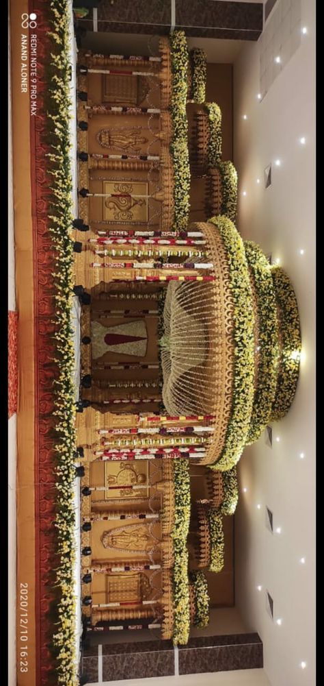 Marriage Mantapa Decoration, Wedding Main Stage Decor, Indian Reception Backdrop Wedding Stage, Vivahika Decor, Traditional Muhurtham Stage Decoration, Kalyan Mandapam Decoration, Engagment Decoration Indian, Peli Mandapam Decoration, Pelli Pandiri Decorations At Function Hall