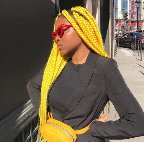 Yellow Braids, Hair Color Caramel, Jumbo Box Braids, Colored Braids, Catty Noir, Caramel Hair, Peinados Fáciles Para Cabello Corto, Yellow Hair, African Braids