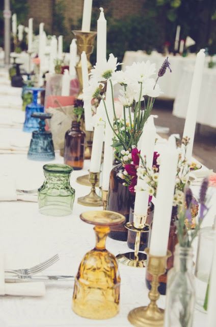 The Perfect Boho Kitchen Accent - Vintage Colored Glassware - Little Vintage Cottage Barbecue Wedding, Tafel Decor, Boho Styl, Jewel Tone Wedding, Colored Glassware, Festa Party, Deco Floral, Wedding Table Settings, Deco Table