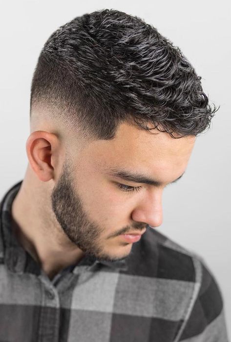 Short Wavy Top with Fine Low Fade - Here’s a short, curly hairstyle featuring the low fade. This style is elegant, easy to maintain, and works for anyone! Short Low Fade, Fade Hairstyles For Men, Short Sides Haircut, Side Haircut, Short Pompadour, Short Fade Haircut, Low Skin Fade, Mens Hairstyles Fade, Low Fade Haircut