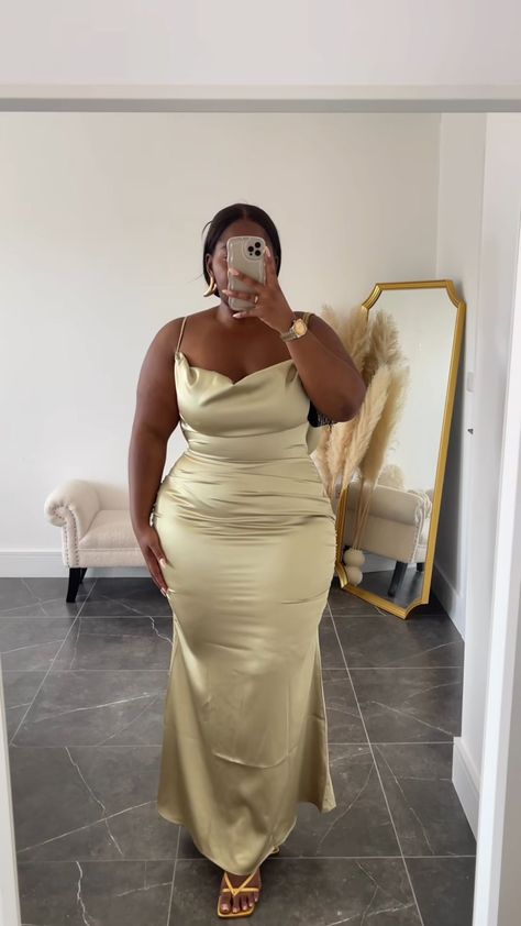 Birthday Outfits For Plus Size, Grad Dresses Plus Size, Birthday Dress Mid Size, Plus Size Birthday Outfit Ideas Dresses, Prom Dress Mid Size, Chubby Prom Dresses, Curvy Prom Dress, Prom Dresses Midsize, Plus Size Glam Outfits