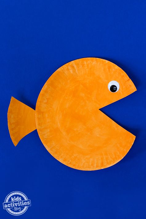 Goldfish Craft, Free Preschool Activities, Paper Plate Fish, Halloween Quiz, Halloween Sensory, Diy Halloween Games, Halloween Games For Kids, Fish Crafts, Halloween Party Games