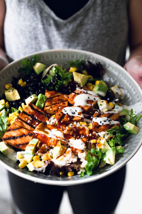 Vegan Barbecue Bowl with Smoked Tofu – Crazy Vegan Kitchen Bbq Tofu Salad, Recipes With Smoked Tofu, Smoked Tofu Recipe, Bbq Bowl, Vegan Supper, Rice Avocado, Smoked Tofu, Vegan Barbecue, Tofu Salad