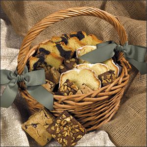 basket of baked goods Baked Goods Basket, Baking Gifts, Baby Shower Fall, Fall Baby, Gift Basket, Food For Thought, Picnic Basket, Baked Goods, Gift Baskets