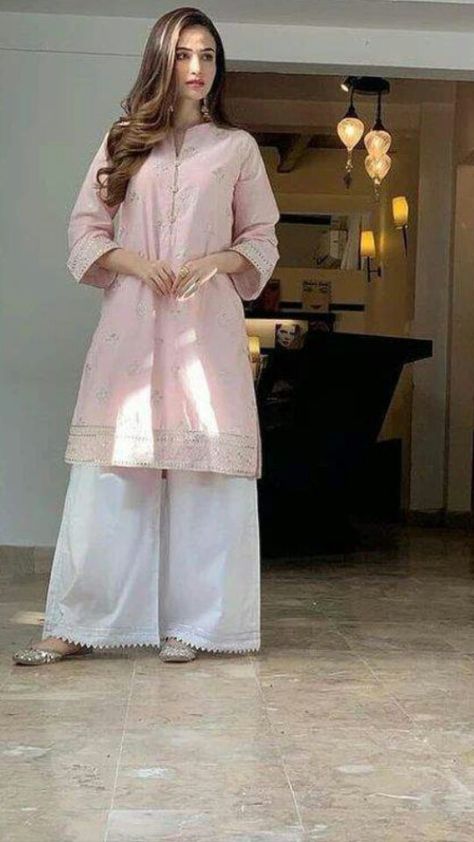 Pakistani Dresses Party Wear, Style Outfits Summer, Plazo Suits, Pakistani Dresses Party, Designs Clothes, Party Wear Casual, Summer/fall Outfits, Sana Javed, Tartan Fashion