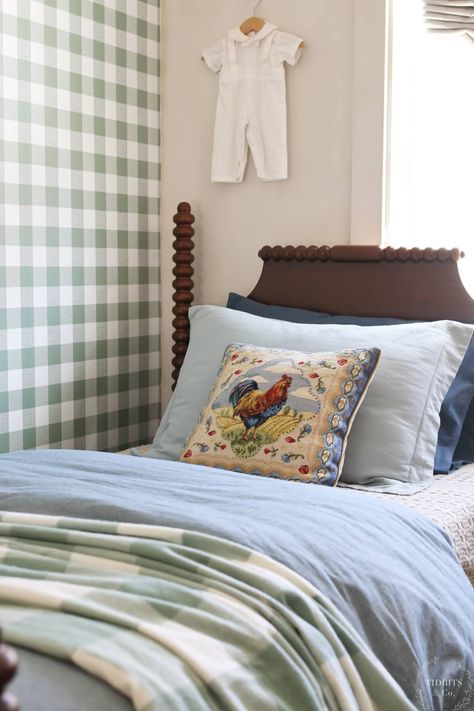 Take a tour of our picnic-inspired English country bedroom. This shared kids' bedroom remodel is full of ideas for capturing the feel of a summer picnic in the beautiful countryside. Italian Countryside Bedroom, English Countryside Bedroom, Countryside Bedroom, English Country Bedroom, Kids Bedroom Remodel, Kids Shared Bedroom, Beautiful Countryside, Bedroom Remodel, Italian Countryside