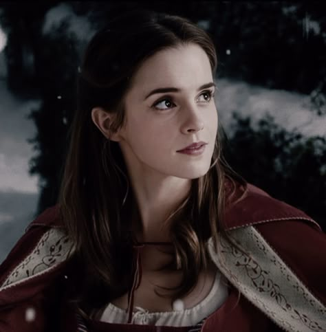 Belle Hair, Beauty And The Beast 2017, Era Victoria, Emma Watson Belle, Belle Hairstyle, Beauty And The Beast Movie, The Beauty And The Beast, Disney Belle, Belle Beauty And The Beast