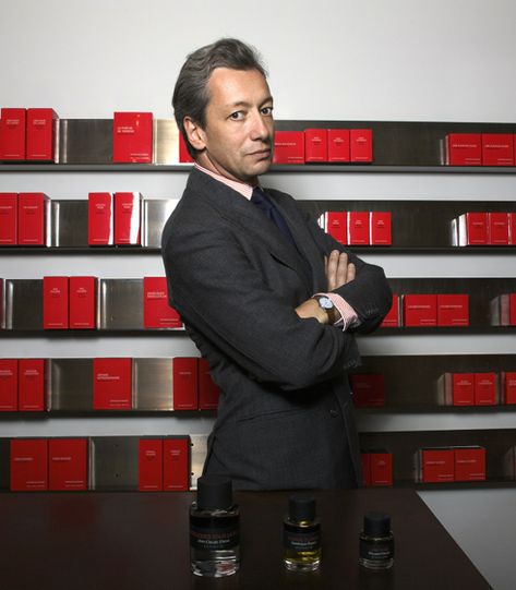 Frédéric Malle created the biggest revolution in perfumery since the introduction of synthetic ingredients in the middle of the 19th Century. A bold statement? We don’t think so. In 2000, at the turn of the millennium, Frédéric Malle launched his fragrance collection, Les Editions de Parfum Frédéric Malle. He’s not a nose –... Read More Perfume Company, Paris Landmarks, Frederic Malle, Perfume Reviews, Men's Fragrance, French Luxury, The Perfume, Luxury Perfume, Mass Market