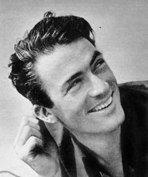 10 Most Beautiful Men Of The 1950s Gregory Peck Movies, Klasik Hollywood, Man Overboard, Tyrone Power, Gregory Peck, Leading Men, Hollywood Men, Ginger Rogers, Photographie Portrait Inspiration