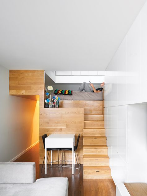 Dwell - These 10 Tiny Apartments in New York City Embrace Compact Living Mezzanine Design, Adult Loft Bed, Apartemen Studio, Mini Loft, Small Loft, Tiny Apartments, Compact Living, Tiny Spaces, Tiny Apartment