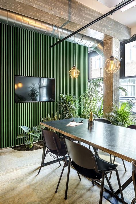 Meeting Room Design, Office Design Inspiration, Office Interior Design Modern, Modern Office Interiors, Office Meeting Room, Coworking Office, Green Office, Office Space Design, Modern Office Design