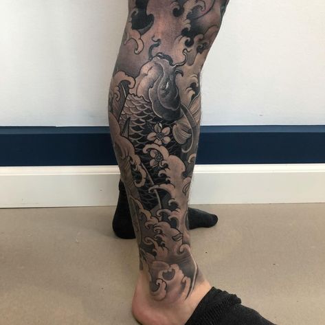 Japanese Leg Sleeve, Japanese Hand Tattoos, Japanese Leg Tattoo, Half Sleeve Tattoos Forearm, Tattoo Japanese Style, Lower Leg Tattoos, Tattoo Catalog, Minimalist Tattoo Ideas, Samurai Tattoo Design