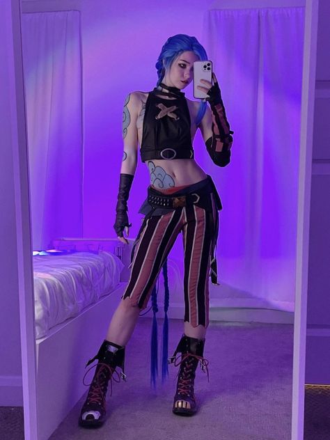 Vi Cosplay, Jinx Cosplay, Jinx League Of Legends, Epic Cosplay, Idee Cosplay, Fantasias Halloween, Amazing Cosplay, Cute Cosplay, Cosplay Dress