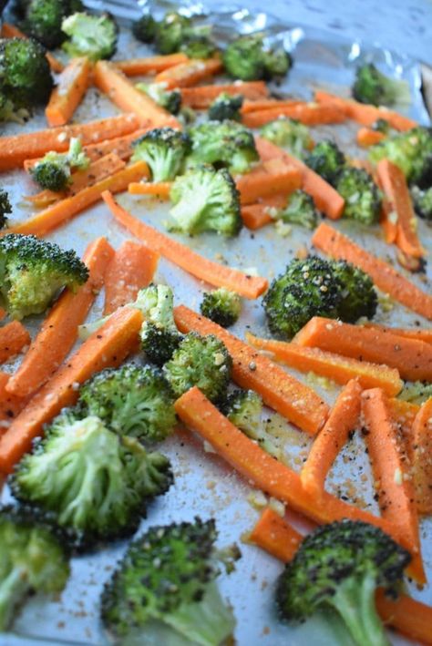 Balsamic Carrots, Roasted Broccoli And Carrots, Broccoli And Carrots, Carrots Broccoli, Garlic Roasted Broccoli, Perfect Baked Potato, Easy Meal Ideas, Cooked Carrots, Fresh Broccoli