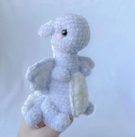 Dragon Concept, Knitting Bag Pattern, Easy Crochet Animals, Beginner Crochet Tutorial, Cute Miniature, Crochet Dragon, Crochet Animals Free Patterns, Kawaii Crochet, Crochet Stitches For Beginners