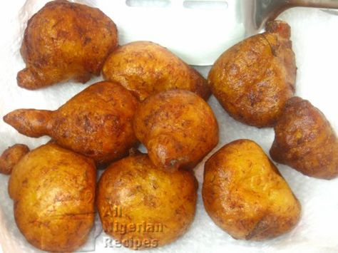 Plantain Mosa is made with over-ripe plantains. This version of Plantain Mosa is puffy like Nigerian Puff Puff. Learn how to make yours right here. Nigerian Puff Puff, All Nigerian Recipes, How To Make Plantains, Plantain Pancakes, Plantain Fritters, Birthday Spread, Nigerian Food Recipes, African Foods, Plantain Recipes