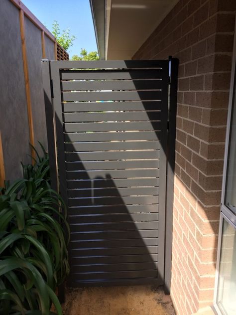 Modern Garden Gate, Natural Fencing, Patio Gates, Create A Mood Board, Garden Gate Design, Home Gate Design, Side Yard Landscaping, Aluminium Gates, Side Gates