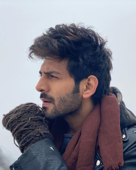 Kartik Aaryan Hairstyle, Karthik Aaryan, Wedding Dresses Men Indian, Guy Haircuts Long, Kartik Aaryan, Zayn Malik Pics, Gentleman Aesthetic, Handsome Celebrities, Handsome Arab Men