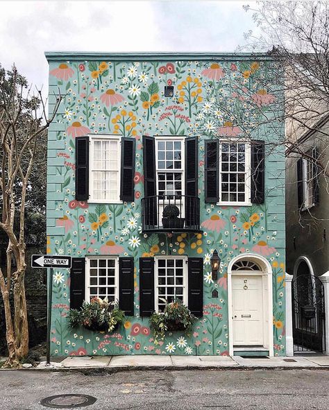 Sweetest Charleston house with florals by Audrey Smit | This Little Street @thislittlestreet Flowers Painted, Casa Exterior, Cute House, Pretty House, Beautiful Buildings, Mural Art, My Dream Home, Future House, Shutters