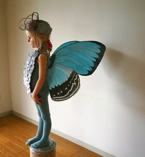 DIY "Insect Family" Costume Series by The Cardboard Collective Blue Butterfly Wings, Baby Kostüm, Butterfly Costume, Handmade Charlotte, Animal Costumes, Kids Dress Up, Homemade Halloween, Costume Collection, Family Costumes