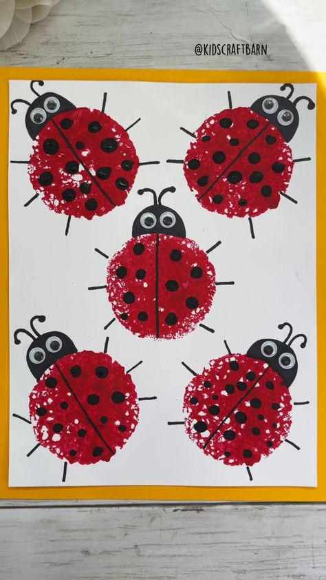 Painting Ideas For Halloween, Fun Painting Ideas, Sponge Paint, Ladybug Crafts, Bug Crafts, Toddler Arts And Crafts, Preschool Arts And Crafts, Hand Crafts For Kids, Preschool Art Activities