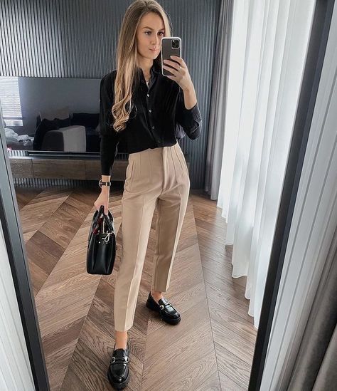 Kibbe Classic, Corporate Attire Women, Elegantes Business Outfit, Smart Casual Work Outfit, Stile Hijab, Casual Work Outfits Women, Corporate Attire, Business Casual Outfits For Work, Casual Day Outfits