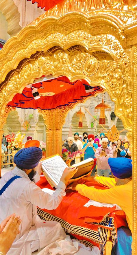 Golden Temple Wallpaper, Guru Granth Sahib Quotes, Guru Granth Sahib, Sri Guru Granth Sahib, Guru Nanak Jayanti, Good Evening Greetings, Evening Greetings, Guru Pics, Sky Photography Nature