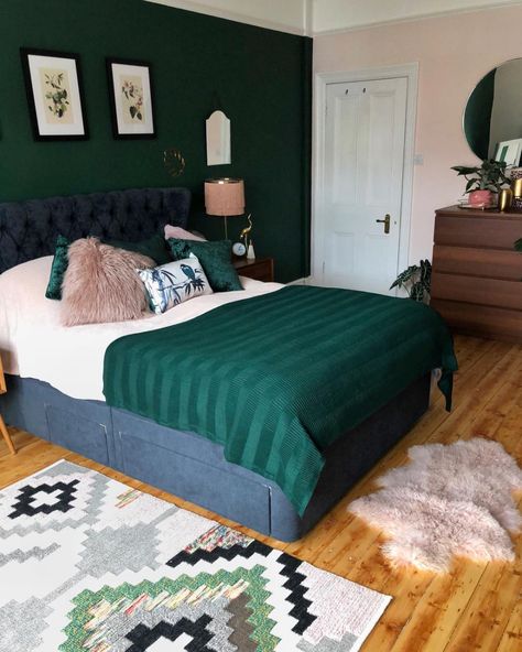 Morning my friends, how are we all? I’m getting very excited for the snug to be decorated next week! Can we find a bloody tiler who’ll fit… Green Bedroom Walls, Green Bedroom Decor, Best Bedroom Colors, Dekorasi Kamar Tidur, Green Walls, Green Bedding, Stylish Bedroom, Bedroom Prints, Green Rooms