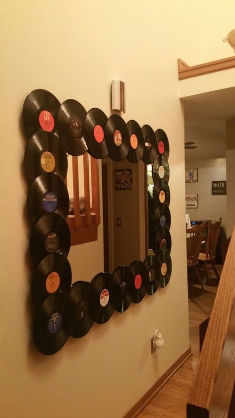 Music Themed Bathroom Ideas, Music Themed House, Rock And Roll Home Decor, Room Ideas Music Theme, Music Classroom Aesthetic, Rock And Roll Aesthetic Room, Diy Vinyl Record, Rock And Roll Room, Vinyl Record Projects