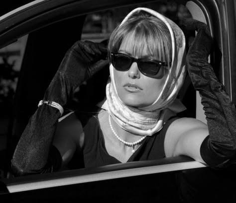 Silk Headscarf, Convertible Car, Fifties Fashion, Classy Aesthetic, Catherine Deneuve, Jane Birkin, Old Money Aesthetic, Foto Inspiration, Grace Kelly