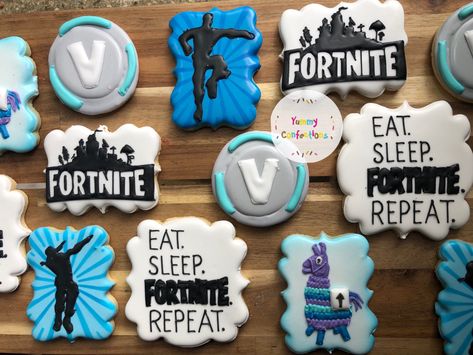 Fortnite Cookies Decorated, Gaming Cookies, Fortnite Cookies, Cookie Themes, Fort Night, Diy Cakes, Ninth Birthday, Cookies Wedding, Roblox Birthday