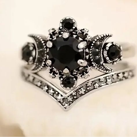 Nib Sun Moon And Stars Black Diamond Fabulous Ring Set - Size 7 Cz Diamonds And Fashion Ring Coated With Antitarnish Coating Thank You For Browsing My Closet And Many Blessings Your Way Onyx Promise Ring, Morticia Addams Wedding Ring, Gothic Diamond Ring, Moth Wedding Ring, Night Court Jewelry, Silver And Black Jewelry, Pagan Wedding Rings, Goth Rings Wedding, Alternate Engagement Rings