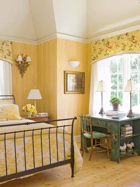 Butterscotch yellow is the focus color of this beautiful bedroom, but I just love the little green desk that adds some interest! Bedroom With Yellow Walls, French Country Decorating Bedroom, Yellow Bedroom Decor, Yellow Cottage, French Country Bedrooms, Yellow Room, Traditional Bedroom Decor, Casa Vintage, Style Cottage