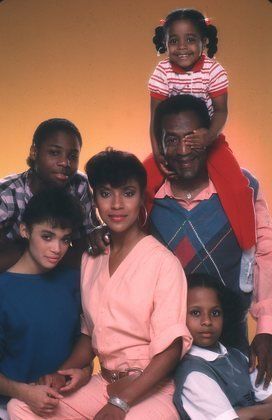 "Cosby Show, The" Phylicia Rashad, Lisa Bonet, Malcom-Jamal Warner, Bill Cosby, Keshia Knight Pulliam, Tempestt Bledsoe The Cosby Show Aesthetic, Phylicia Rashad 80s, Black Books Show, Malcom Young 70s, Claire Huxtable, 90s Black Sitcoms, Clair Huxtable, Black 90s Movies Aesthetic, Lisa Bonet 90s The Cosby Show