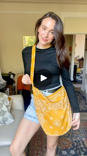 116K views · 4K reactions | Grabbed 2 bandanas and made the easiest lil sling bag 🤩🪡 

This is such a simple sewing project and perfect for beginners! Took about 20 minutes to make and it was low waste, which I looooove! 👏 

#sew #sewistsofinstagram #sewistofinstagram #sewist #sewinglove #sewingtutorial #sewinghacks #sewsewsew #singerambassador #singersewingmachine #diy #upcycle #sewinglife #sewingproject | Jessica Shaw Diy Sling Bag, Cute Sling Bag, Diy Purses, Christmas Gifts To Make, 2024 Ideas, Money Makers, Simple Sewing, Sewing Bags, Easy Christmas Gifts