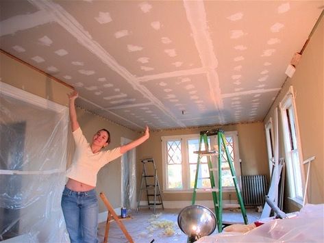 How To Drywall Ceiling, Sheetrock Ceiling, Rec Room Remodel, Mobile Screen Wallpaper, Finish Basement, Ceiling Remodel, Garage Construction, Mobile Home Repair, Drywall Finishing