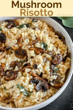 Mushroom Sage Risotto, Sage Risotto Recipes, Rissoto Recipes Easy Mushroom, Italian Risotto Recipes, Risotto Recipes Mushroom, Mushroom Risotto Recipes Easy, Risotto Dinner, Creamy Mushroom Risotto, Sage Risotto