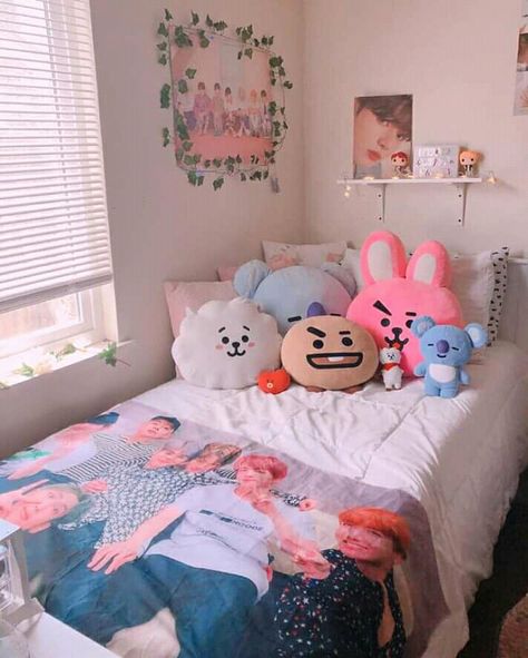 Army Bedroom, Army Room Decor, Kpop Room, Army Room, Dekorasi Kamar Tidur, Bedroom Decor Inspiration, Pinterest Room Decor, Study Room Decor, Buku Skrap