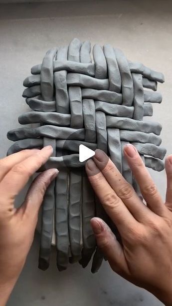 Pottery Modelling, Layered Objects, Fun Pottery Ideas, Coil Pottery Ideas, Clay Modelling Ideas, Diy Sculpture Ideas, Air Dry Modeling Clay, Ancient Italy, Clay Models