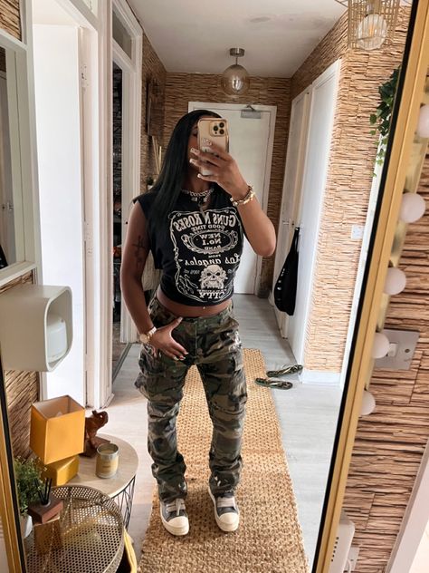 Everyday Fits Aesthetic, Fit Ideas Black Woman, Calipso Shoes Outfits Black Women, Gallery Dept Outfit Black Women, Fly Fits Black Women, Tomboy Style Outfits Feminine, Fly Shi Only Outfits, Fly Outfit Black Women, Punk Style Outfits