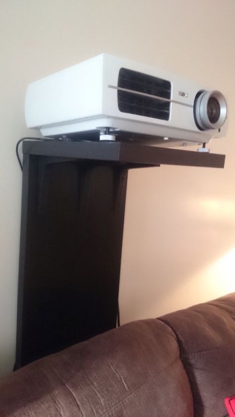 A video projector stand that won't screw up your wall Projector Screen Stand, Shelf Behind Couch, Projector Shelf, Projector Setup, Projector In Bedroom, Projector Stand, Diy Projector, Best Projector, Behind Couch